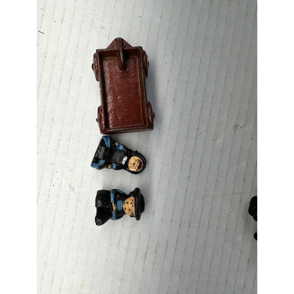 VTG 7 pc CAST IRON AMISH FAMILY" & 1Wagon - Picture 6 of 13